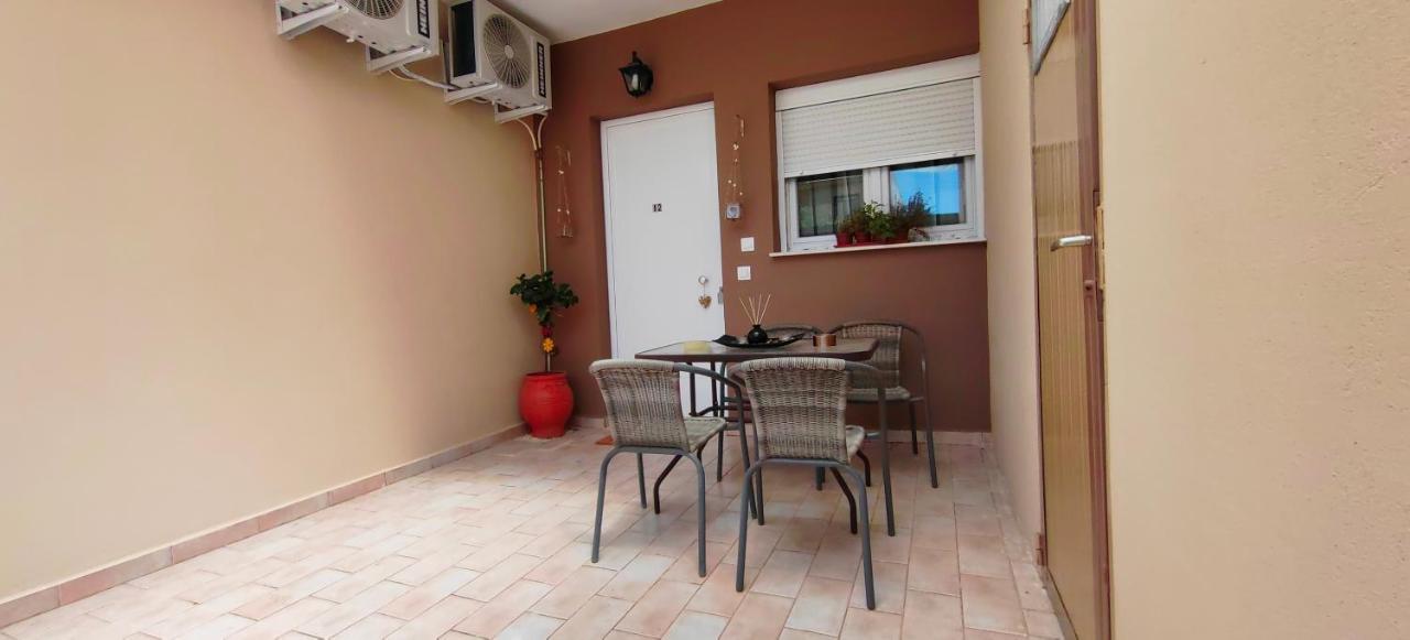 ארטמידה Theo Apartments 3 מראה חיצוני תמונה